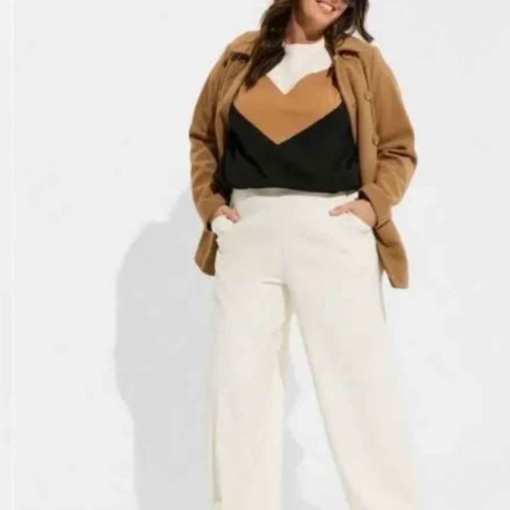 Torrid Studio Pull-On Wide Leg Refined Crepe High-Rise Pant Trouser Cream Size 3